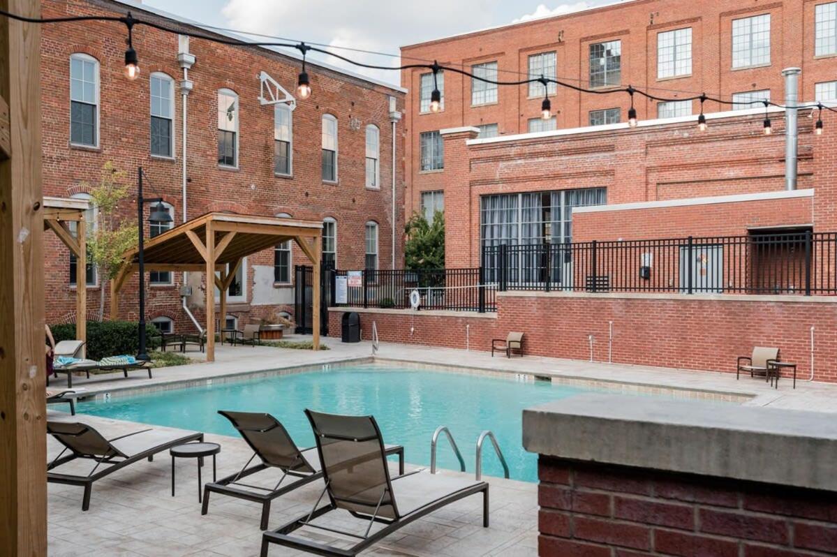 100 Year Old Historic Brick 2Br Loft Large Patio1 Apartment Durham Exterior photo